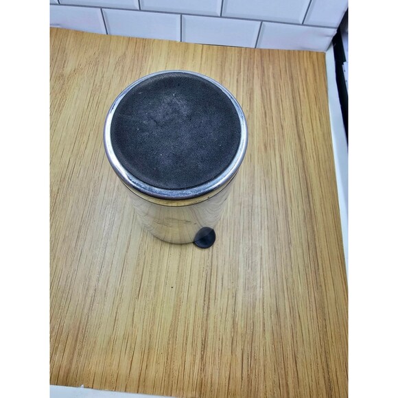 Barbie Stewardess travel mug - Picture 4 of 4